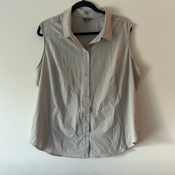 Eddie Bauer Women's Adventurer Sleeveless Shirt - Picture 1 of 6